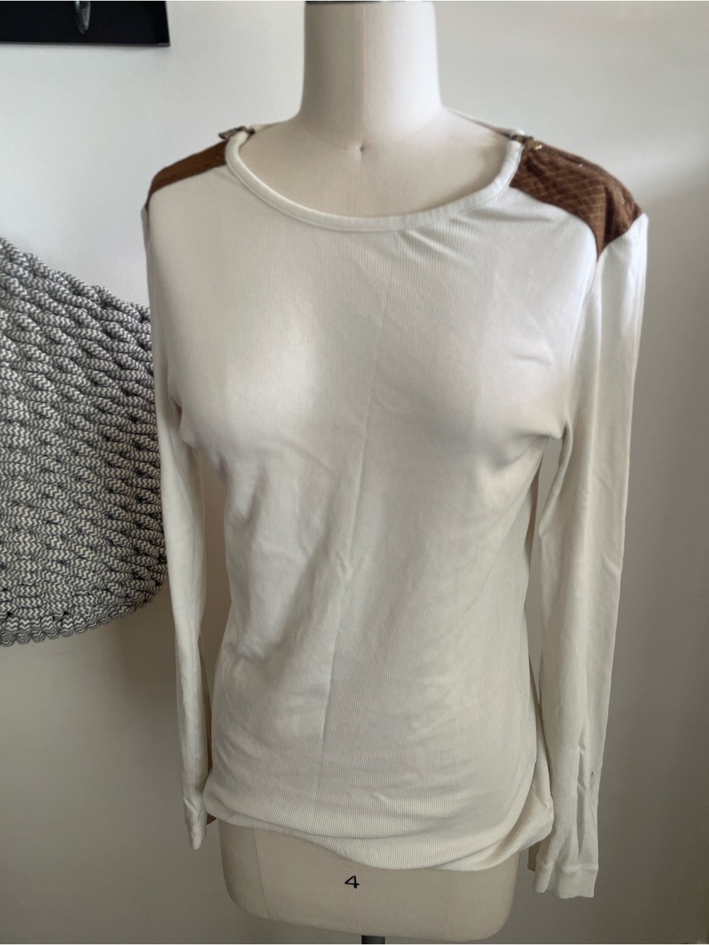 Lauren Ralph Lauren Women's Cream Long-Sleeve Top w/ Brown Shoulder Detail Y2K